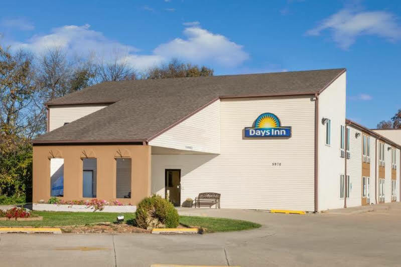 Days Inn By Wyndham Springfield Exterior foto